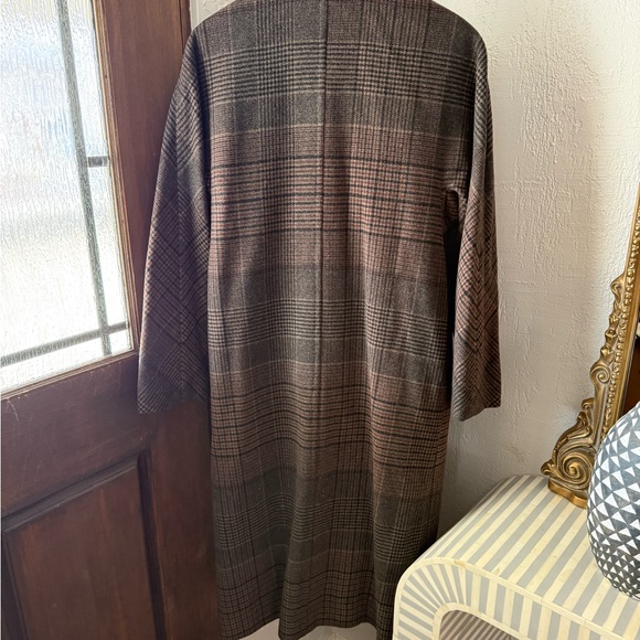 Aritzia Babaton Slouch Coat Size 1, Brown Plaid - Picture 4 of 4